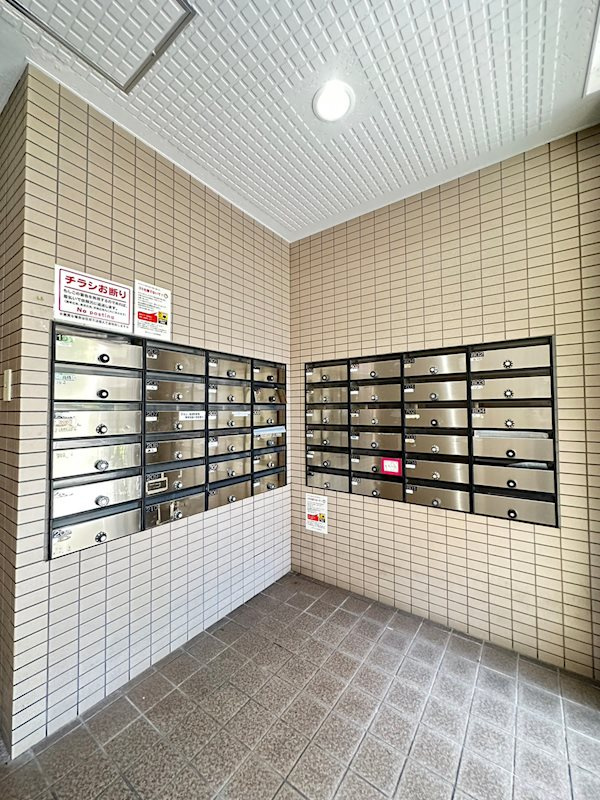 グランドハイツ岸本のロビー