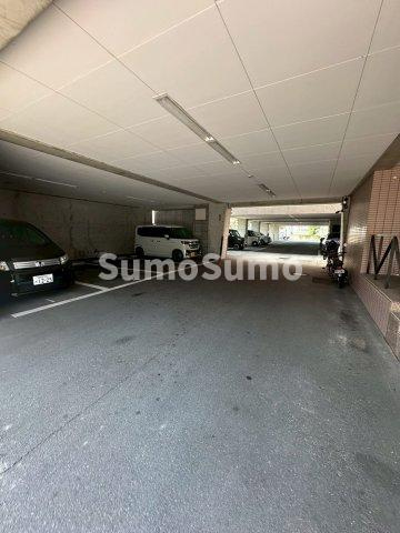 コスタデル明石の駐車場|車をお持ちの方に嬉しい駐車場付きの物件です