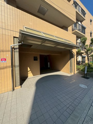 コスモ須磨月見山のエントランス