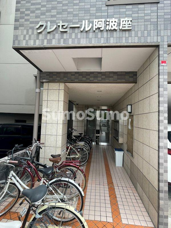 クレセール阿波座のエントランス|毎日通るエントランスはこのようになっています