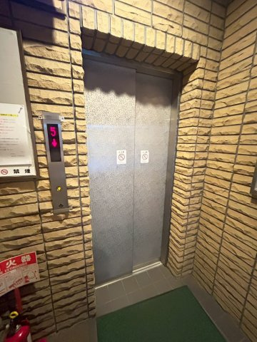 ナニワランド上本町のロビー
