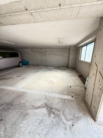 グランドメゾン南別府の駐車場