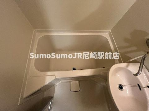 クレセント塚本の浴室|きれいなお風呂です