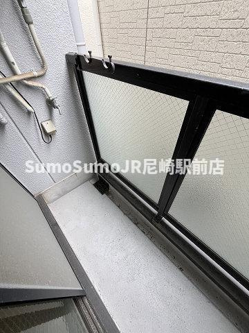 クレセント塚本のバルコニー|開放的で明るい空間を演出してくれるバルコニーです