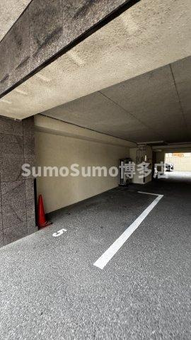 ピュアドームアリエス姪浜の駐車場|駐車場があるので、車を買う予定の方も安心です