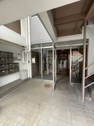 リリーフ室見のエントランス