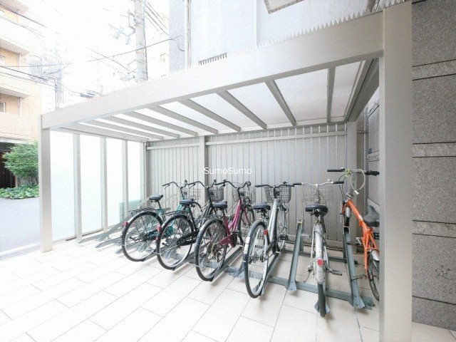 ネット内淡路町の駐車場