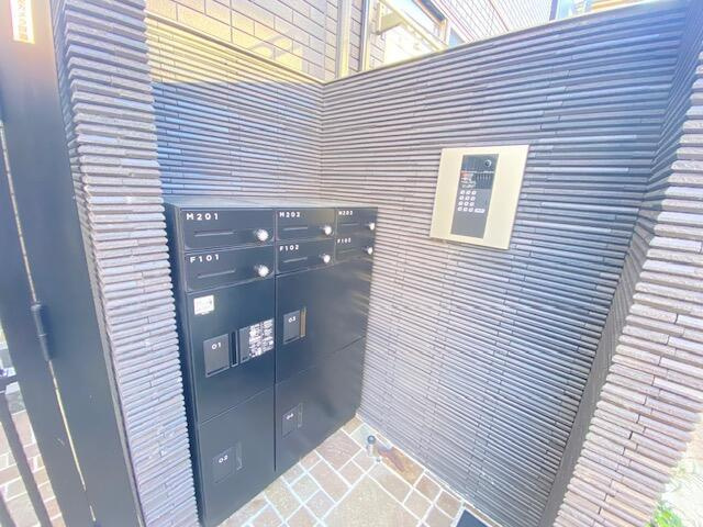 Villa Symbiose三軒茶屋のエントランス