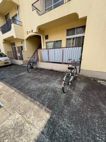 コーポ扇の駐車場
