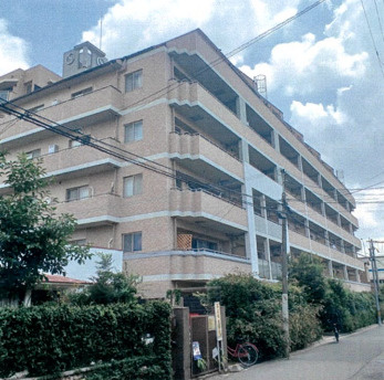 コスモコート西宮ベルジェの外観