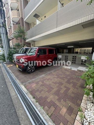 ドルチェヴィータ北浜の駐車場