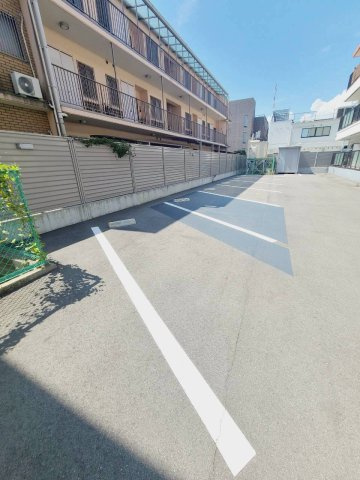 パークサイド武庫川の駐車場