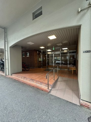 グランドメゾン靭のエントランス