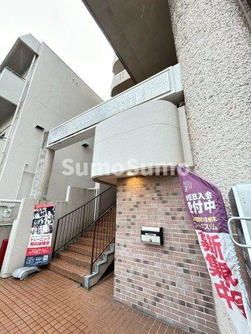 クレドール西明石3のエントランス|毎日通るエントランスはこのようになっています
