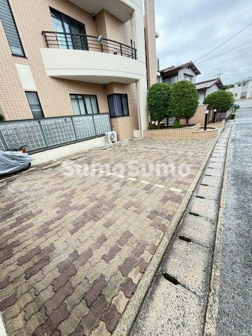 グランドメゾン池上Ⅰの駐車場|駐車場があるので、車を買う予定の方も安心です