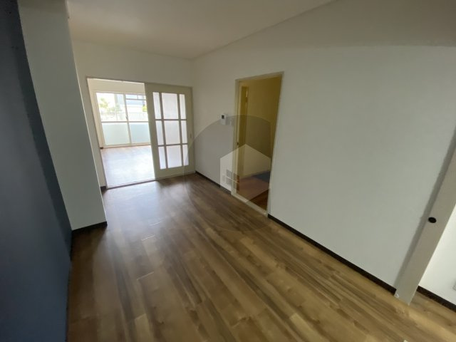 ラルゴ若江の居間・リビング