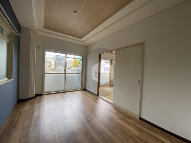 ラルゴ若江の居間・リビング