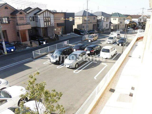 クレモンティーヌ　Cの駐車場|駐車場があります