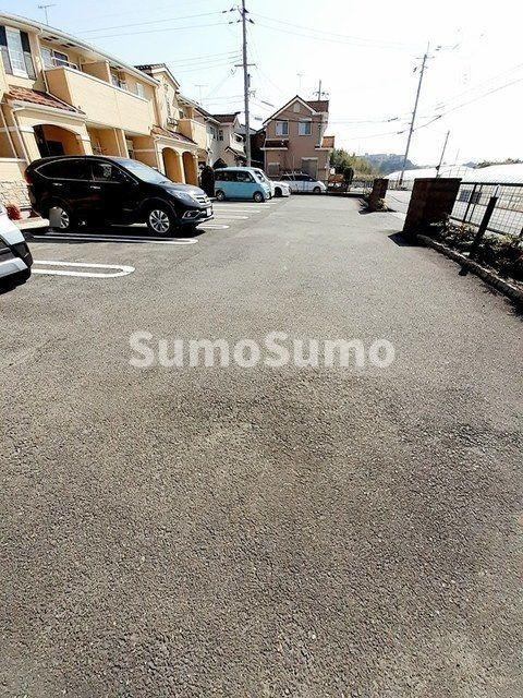 トレ　テゾーロの駐車場|駐車場があるので、車を買う予定の方も安心です