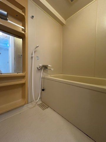 ゲイナーズヒルWの浴室|落ち着いた空間のお風呂です