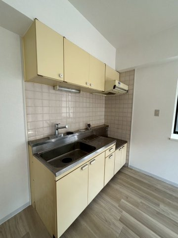 ゲイナーズヒルWのキッチン|コンパクトなキッチンで掃除もラクラク