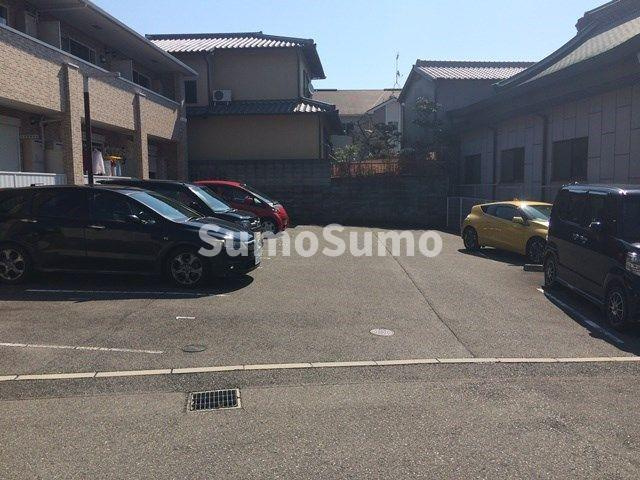 ケイズウエスト神戸の駐車場|駐車場に車を止められます