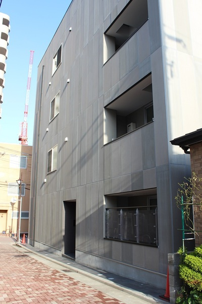 クレッソ六甲道の外観