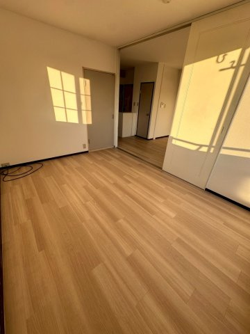 コートビレジ1の居間・リビング