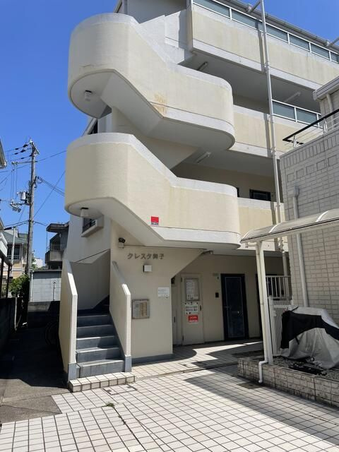 クレスタ舞子の外観
