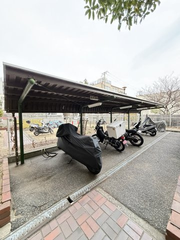 トーカンマンション兵庫島上町の駐車場