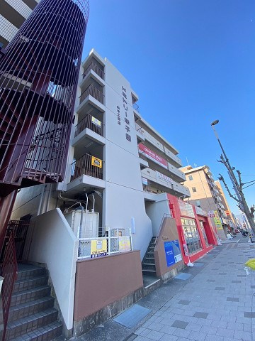 ドミトリー甲子園の外観