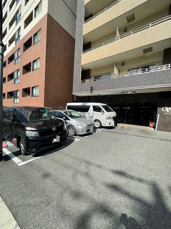クローバー・ビュー上本町の駐車場