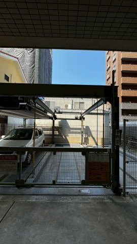 サンネストピアの駐車場