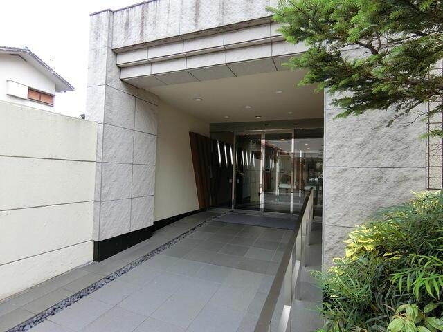 下北沢パークハウスのエントランス|2019年7月撮影 