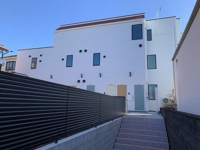 ソルナクレイシア学芸大学の外観| 