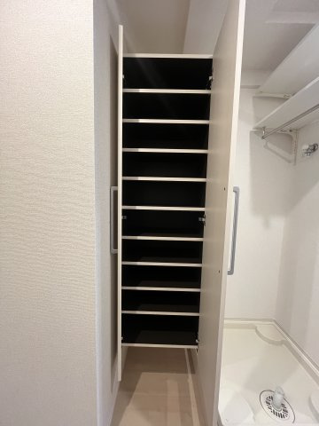 CREATIF駒澤大学前の内装