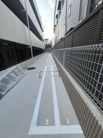 CREATIF駒澤大学前の駐車場