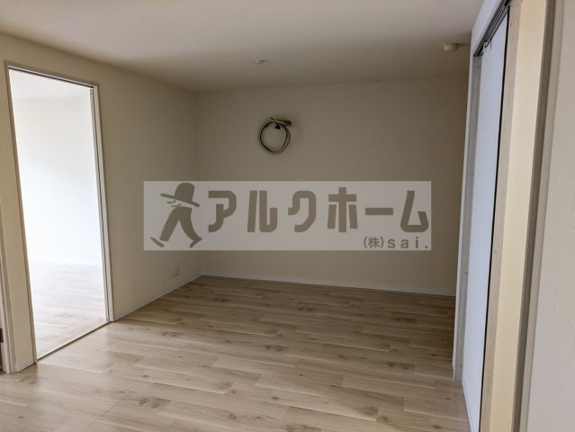 小松マンションの居間・リビング|小松マンション（柏原市法善寺）　洋室