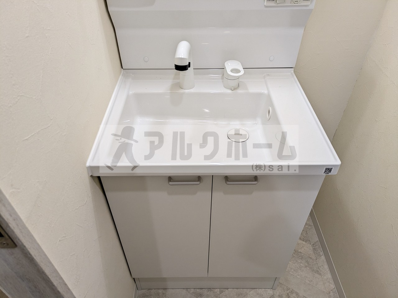 小松マンションの独立洗面台|小松マンション（柏原市法善寺）　TVモニターホン