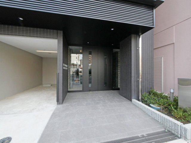 大阪市北区大淀南２丁目の賃貸マンションのエントランス