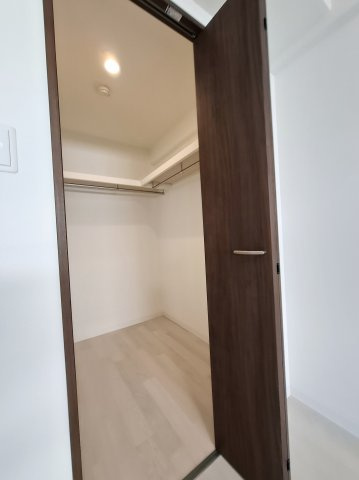 GROOVE上甲子園レジデンスの収納|ウォークインクローゼット