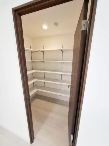 GROOVE上甲子園レジデンスのその他|パントリー　収納たっぷり！