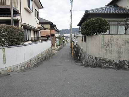 安佐南区相田３丁目の前面道路含む現地写真