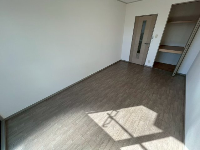 レインボーハイツの洋室