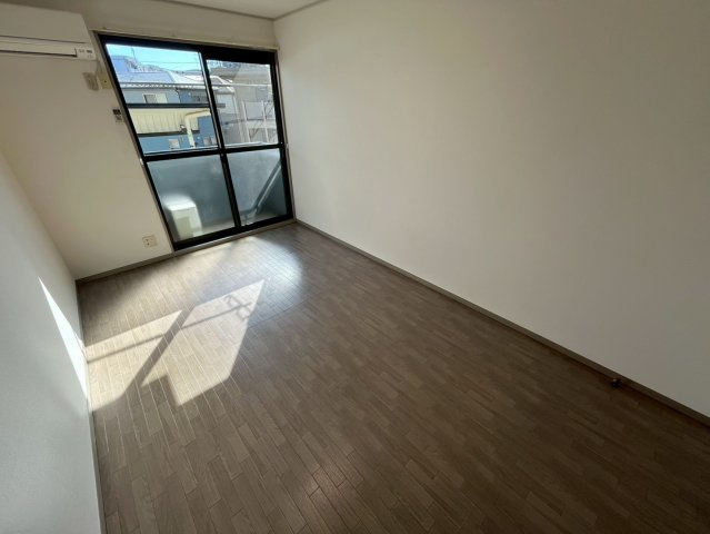 レインボーハイツの洋室