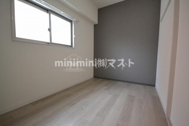 ウルバーノイリスの洋室