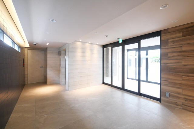 大阪市東淀川区東中島２丁目の賃貸マンションのロビー
