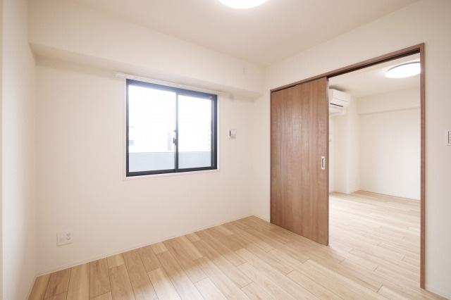 大阪市東淀川区東中島２丁目の賃貸マンションの居間・リビング