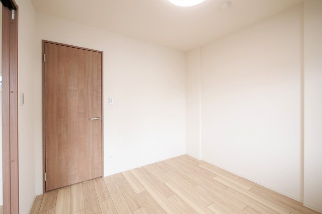 大阪市東淀川区東中島２丁目の賃貸マンションの洋室