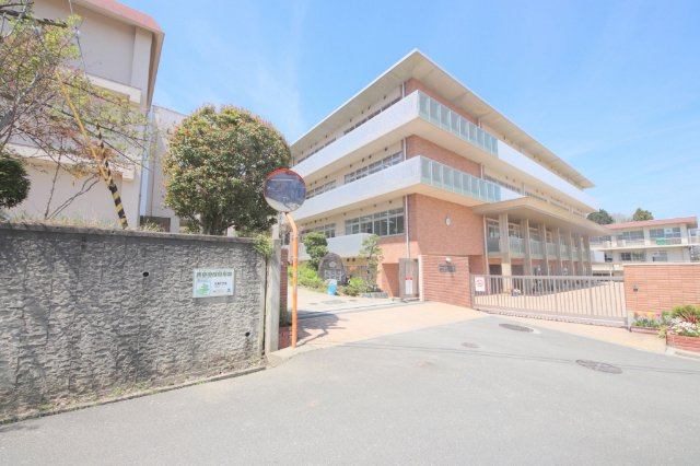 西有紀マンションの周辺|中学校「生駒市立生駒中学校まで1989m」